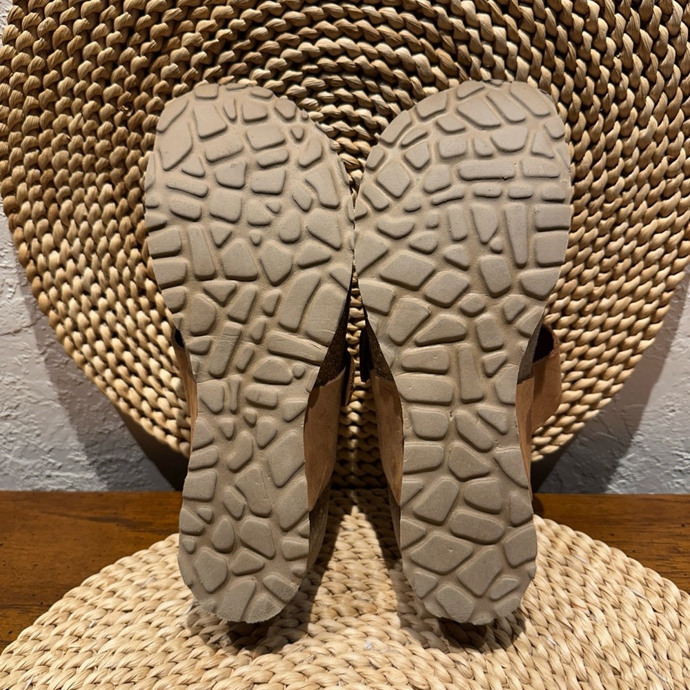 Brown Leather Sandals with Buckle 7.5 - Picture 2 of 7